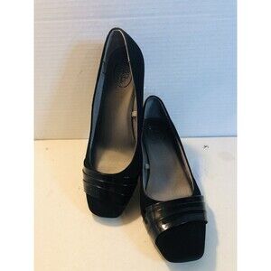 Life Stride Women’s Suede Heels  Size 7M Dress Shoes